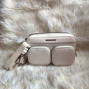 MICHAEL KORS HANOVER CROSSBODY!!